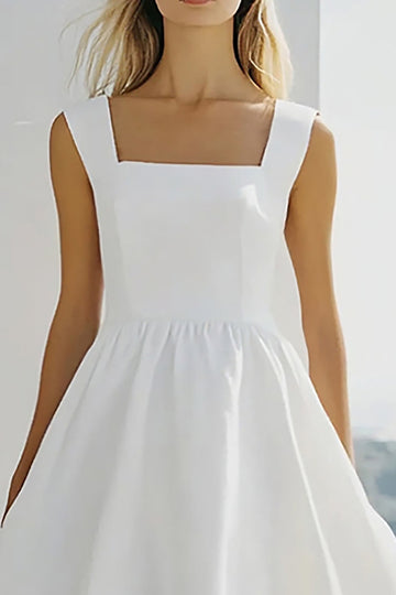 Robe courte de graduation blanche en mousseline de soie à col carré
